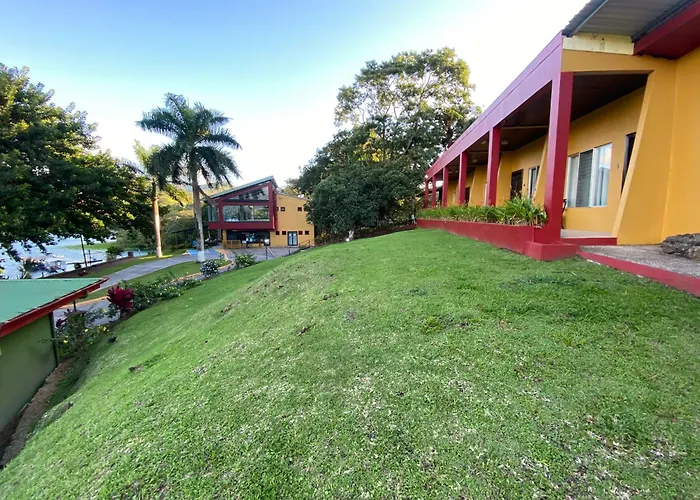 Puerto San Luis Hotel Tilarán