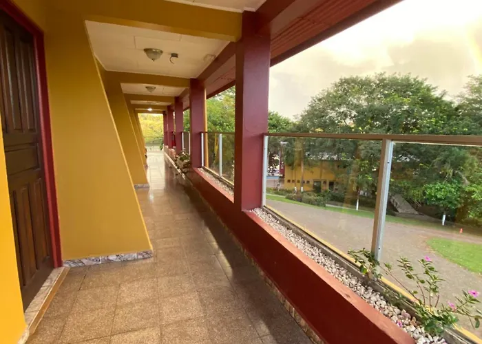 Puerto San Luis Hotel Tilarán
